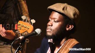 Video thumbnail of "Michael Kiwanuka - Rest - HD Live at La Cigale, Paris (4 Apr 2011)"