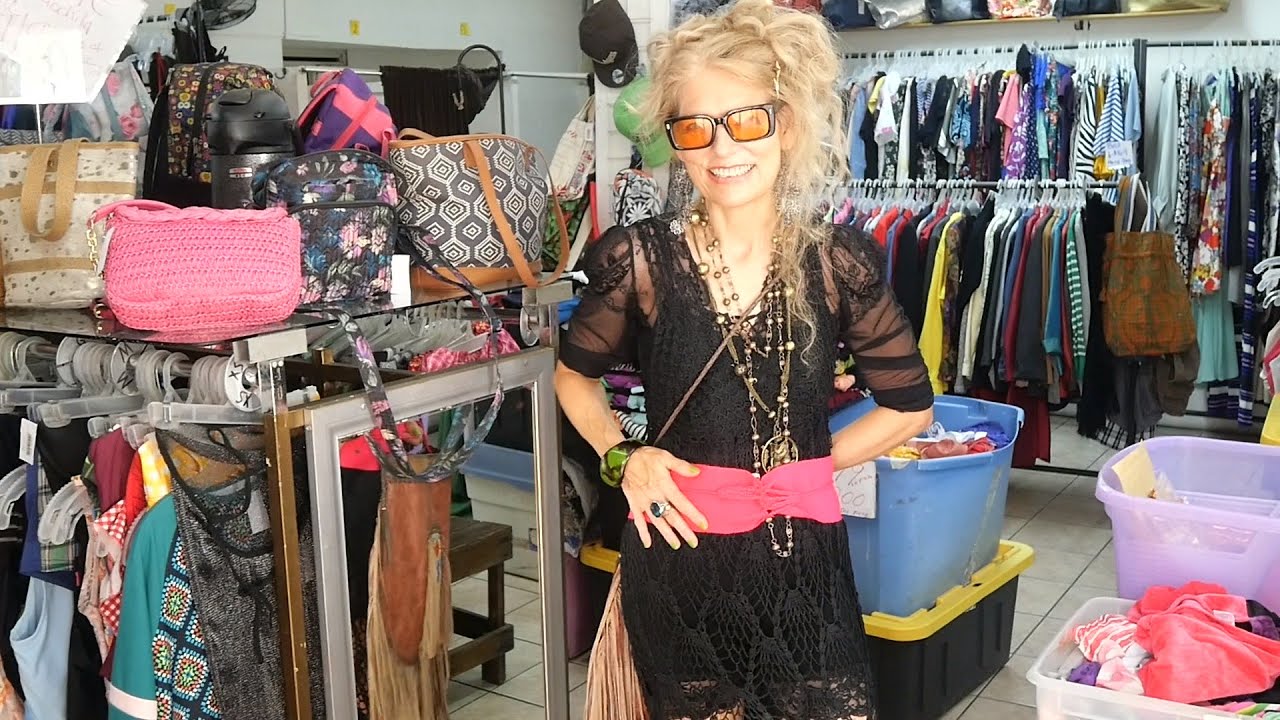 В восторге от этого секонд-хенда, идей для оформления интерьера, а также вдохновения для фотосесс...