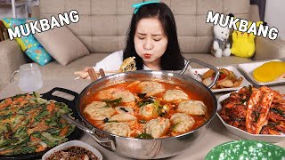 Cooking MUKBANG :) spicy rice cake dumpling soup, shrimp chives pancake, fresh kimchi.