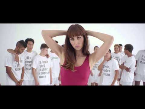 'Comix (Feat. La Mala Rodríguez) - El Guincho (Official Music Video)