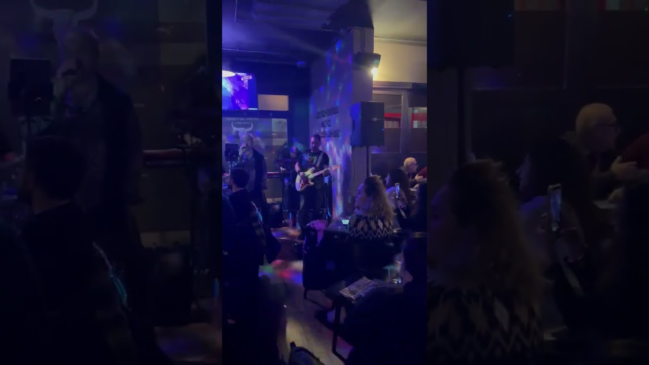 🎷Venerdì Live all’Abbey Road Caserta: emozioni al ritmo della musica dal vivo! 