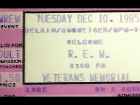 R.E.M. - Feeling Gravitys Pull (Live in Columbus, Ohio, 12-10-85)
