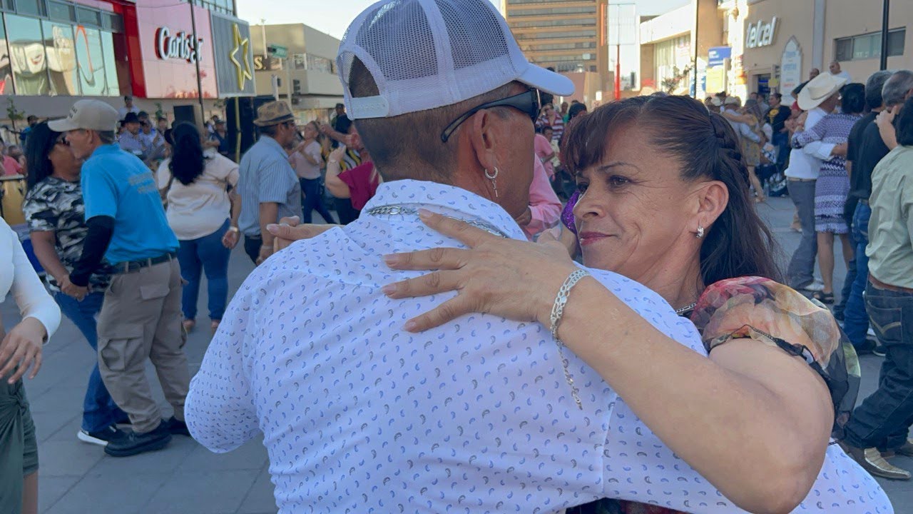 Para no pensar en ti🎤🎵 Bailando como en los viejos tiempos 💃🎵🕺@musicalmilagroofficial