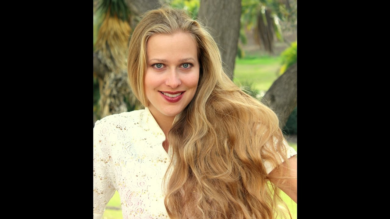 Mikyla Dodd (born 1978) pictures Barbara Carrera pics