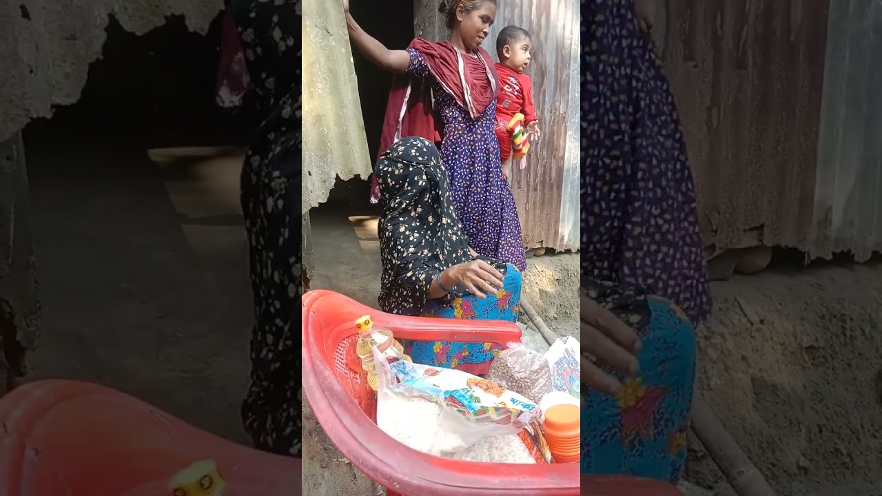  রমজানের দ্বিতীয় দিনে গরিব অসহায় মানুষের মাঝে কিছু বিতরণ করা হচ্ছে বালিয়াপাড়া প্রবাসী ফাউন্ডেন