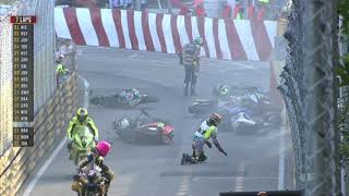La caída múltiple que dio por acabada la carrera de motos de Macao 2019 screenshot 2