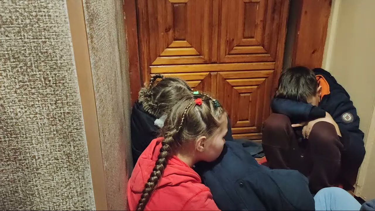 Путин бомбит киев