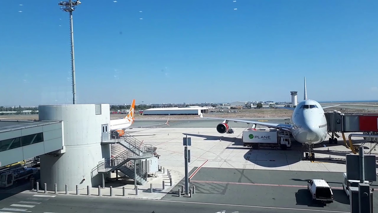 Кипр ...Аэропорт Ларнака - YouTube