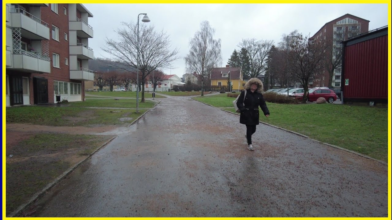 Walking in Brunnsbo in the light rain | Gothenburg Sweden 🇸🇪 [4k]