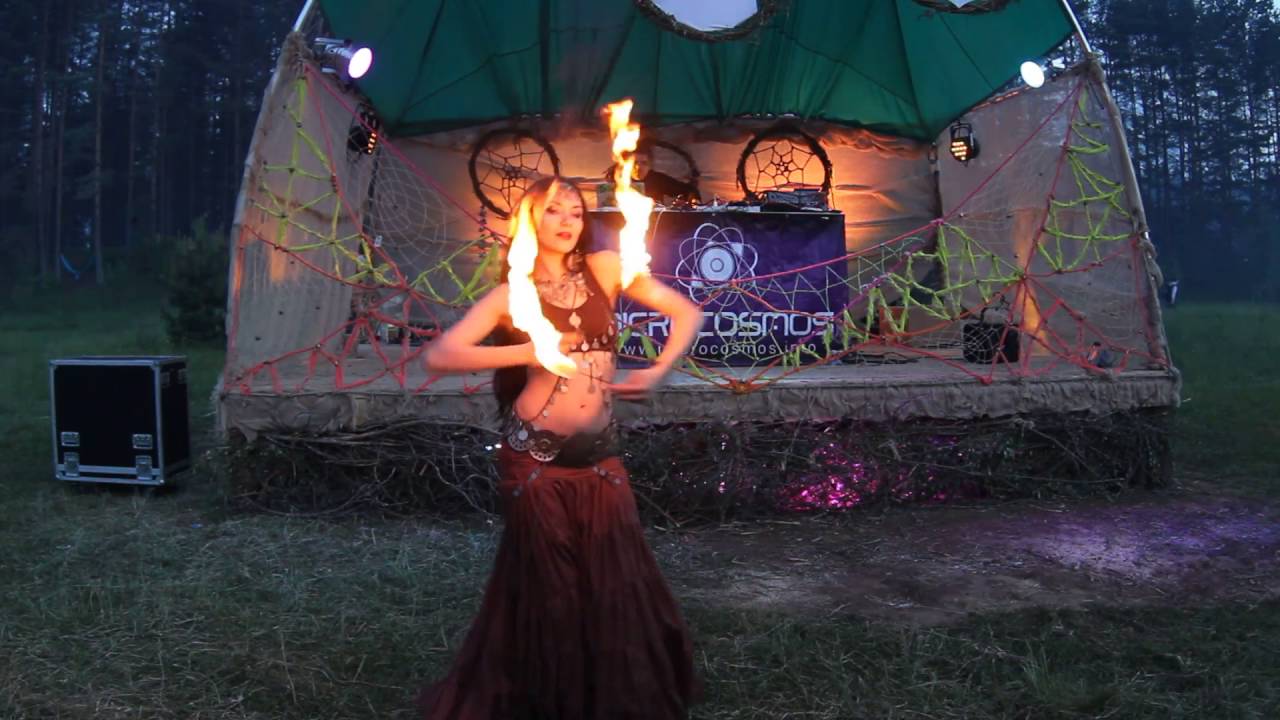 tribal fusion skirt Roksana Bashkirova - fire tribal dance at the Trimurti Festival 2016 music: Translippers
