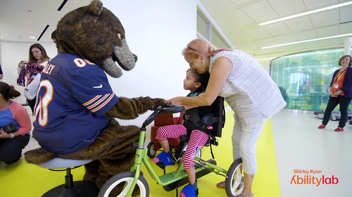 Staley Da Bear Visits the Shirley Ryan AbilityLab