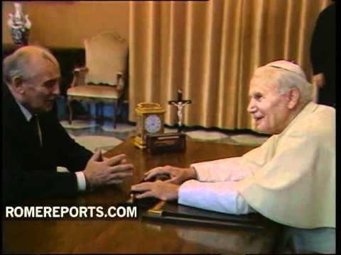 Así fue el encuentro histórico entre Juan Pablo II y Mijaíl Gorbachov