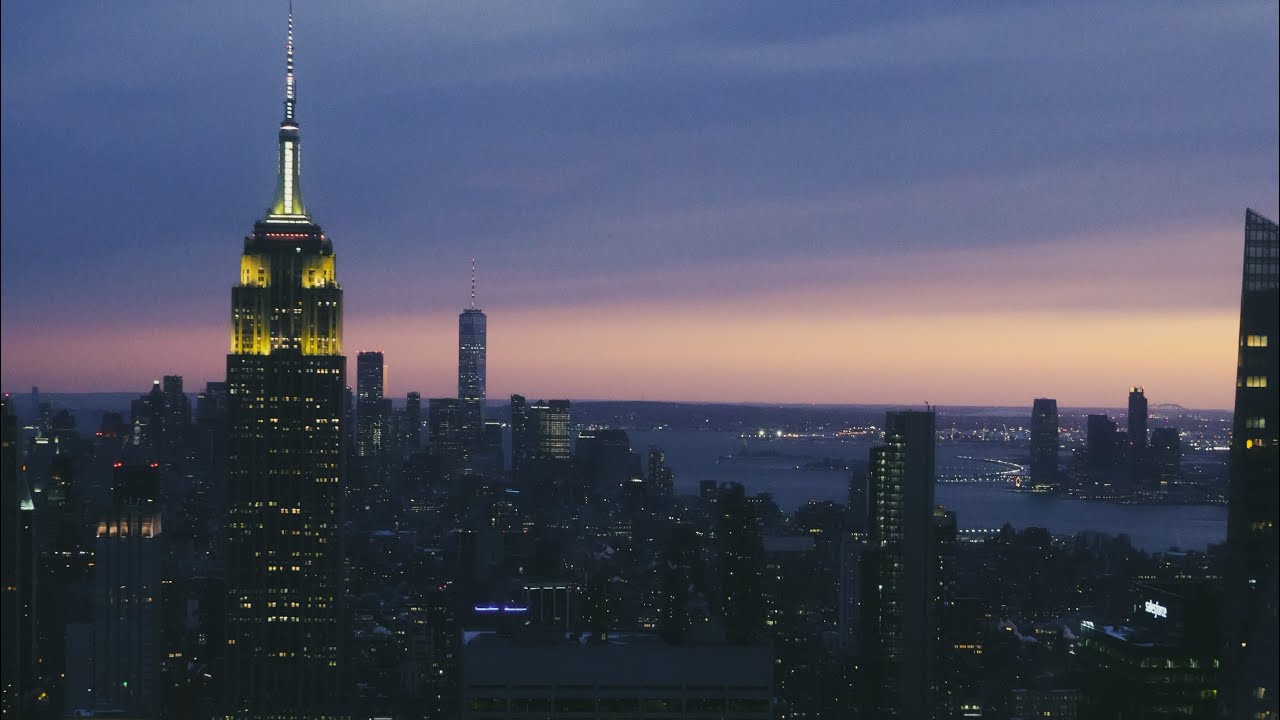 New York Vibes #newyork #newyorkcity #newyorkvideographer #nyc #cinema #sonyalpha #cinematography 