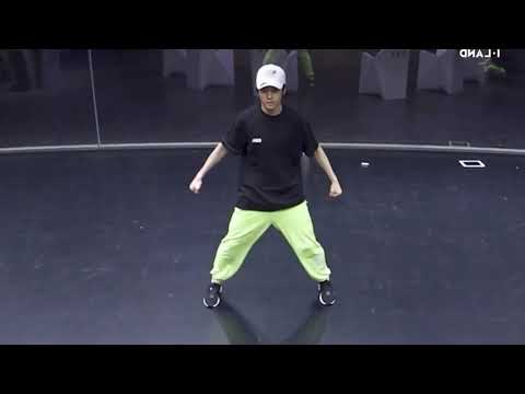 Into the I-LAND - mirrored dance practice (1st part of chorus only)