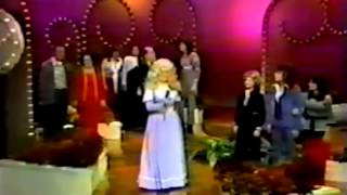 Dolly Parton - Old Black Kettle on The Dolly Show with her family 1976/77