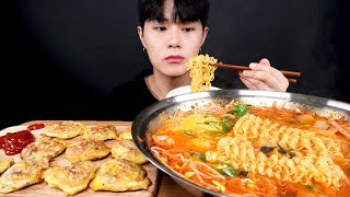 SUB) 햄 가득 푸짐한 부대찌개 먹방 리얼사운드_ Budae jjigae(Sausage Stew), Korean meatball Realsound