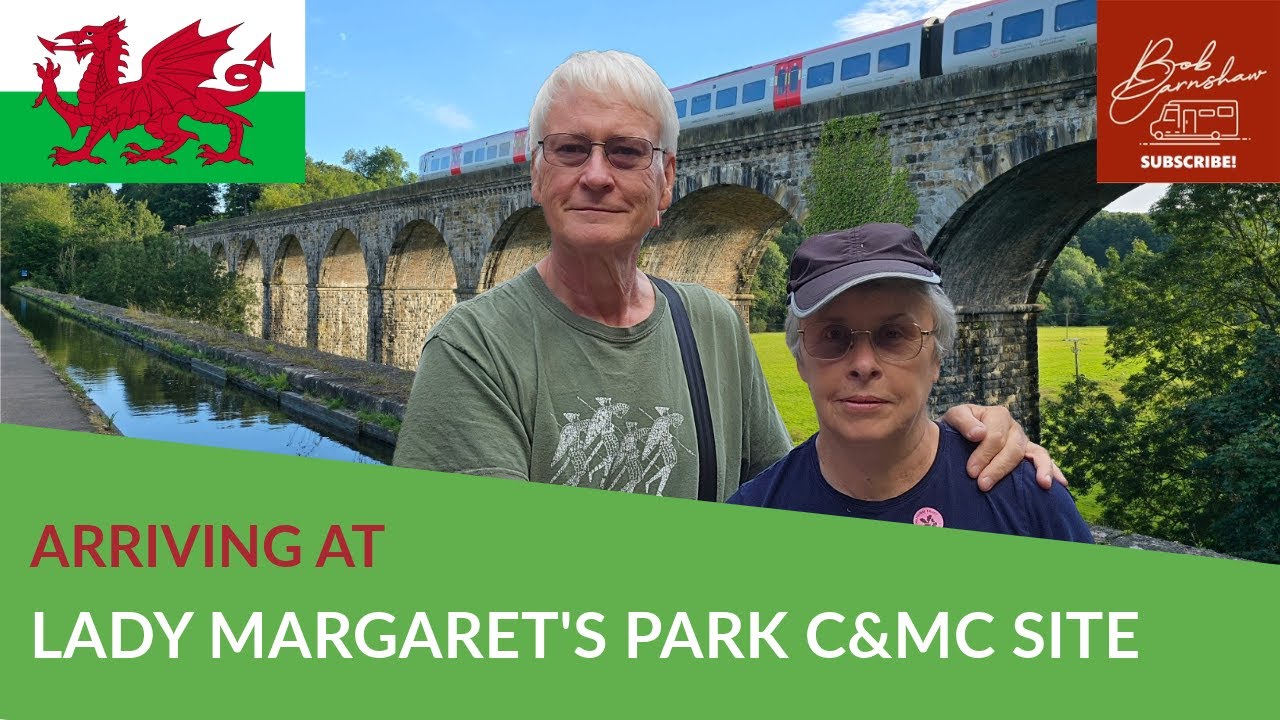 Прибытие в клуб караванов и автодомов в парке Леди Маргарет