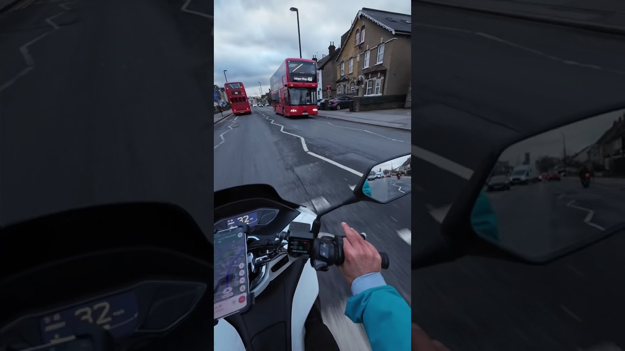 🔥 Crazy Motorcycle Ride: Overtaking Cars in HEAVY Traffic! 🔥