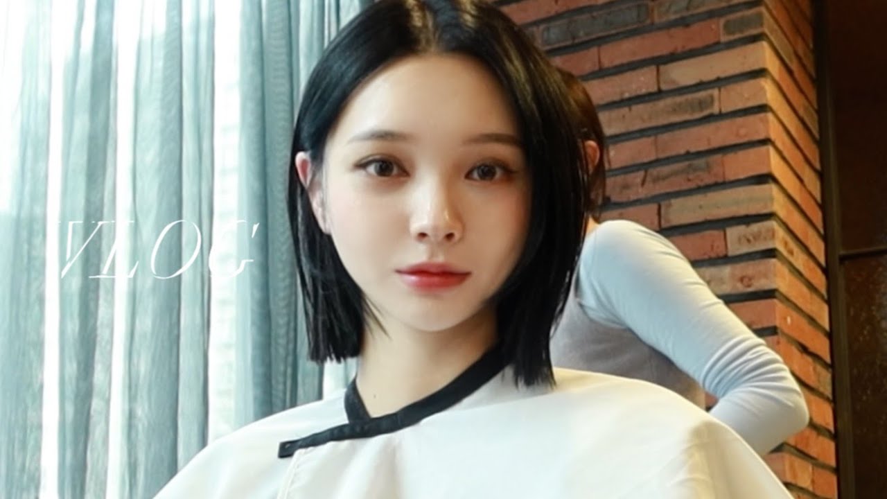 저 단발했어요 ..💇🏻♀ 어때요..? | 레이어드컷단발 • 똑단발 • 웨트헤어 • 블랙염색 - YouTube
