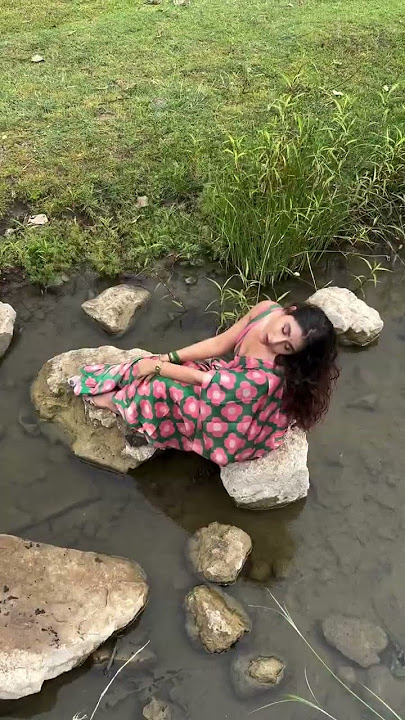 #monsoon #rain #saree #sexy #hot #pretty #bold #curvy