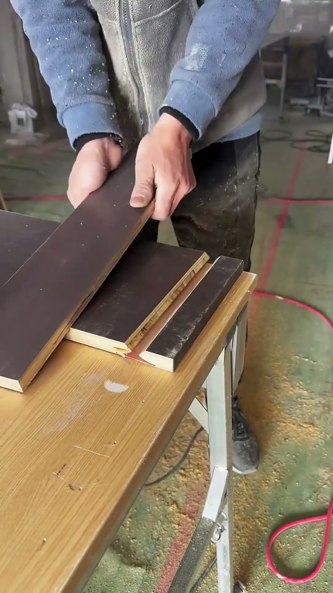 Plastic wood arc cutting