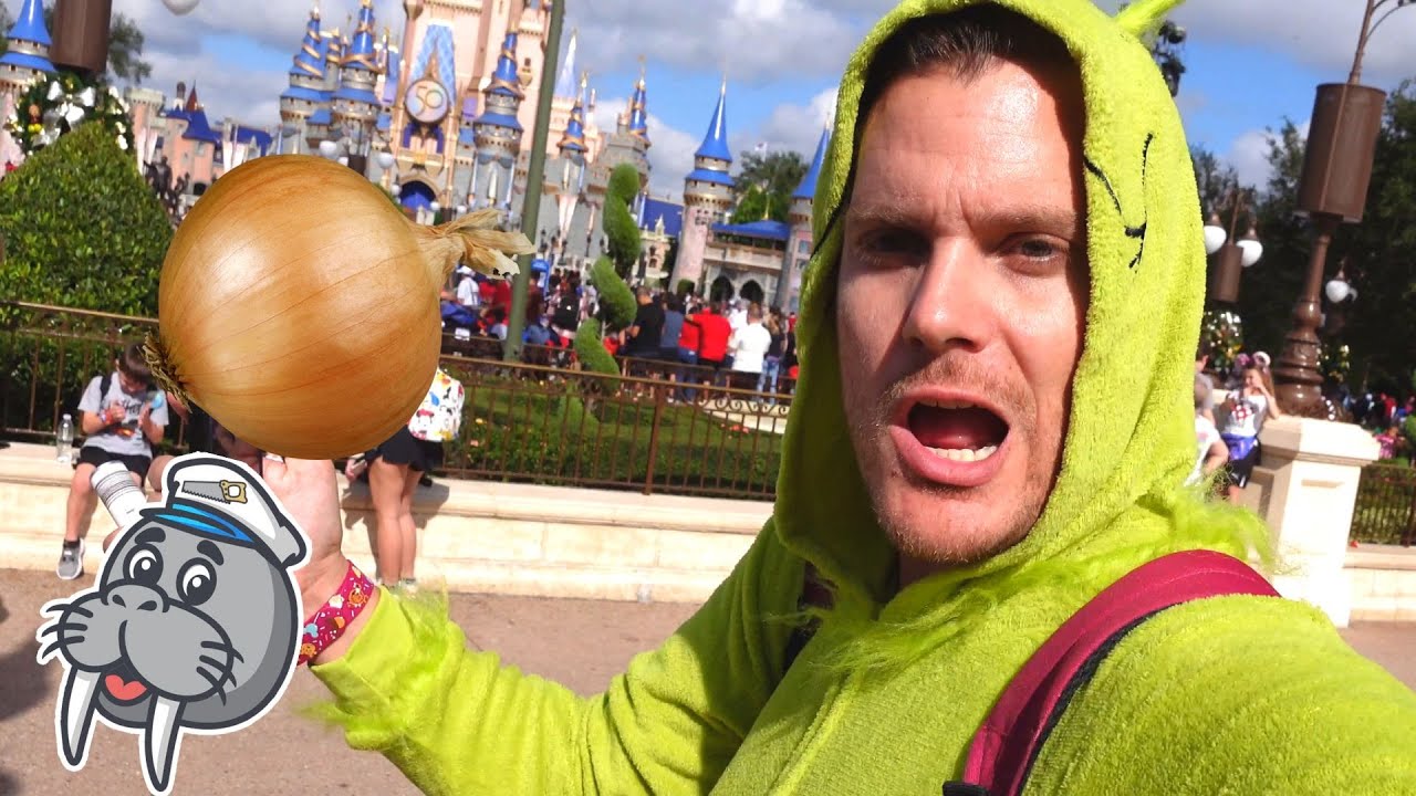 The Grinch Takes Over Walt Disney World!