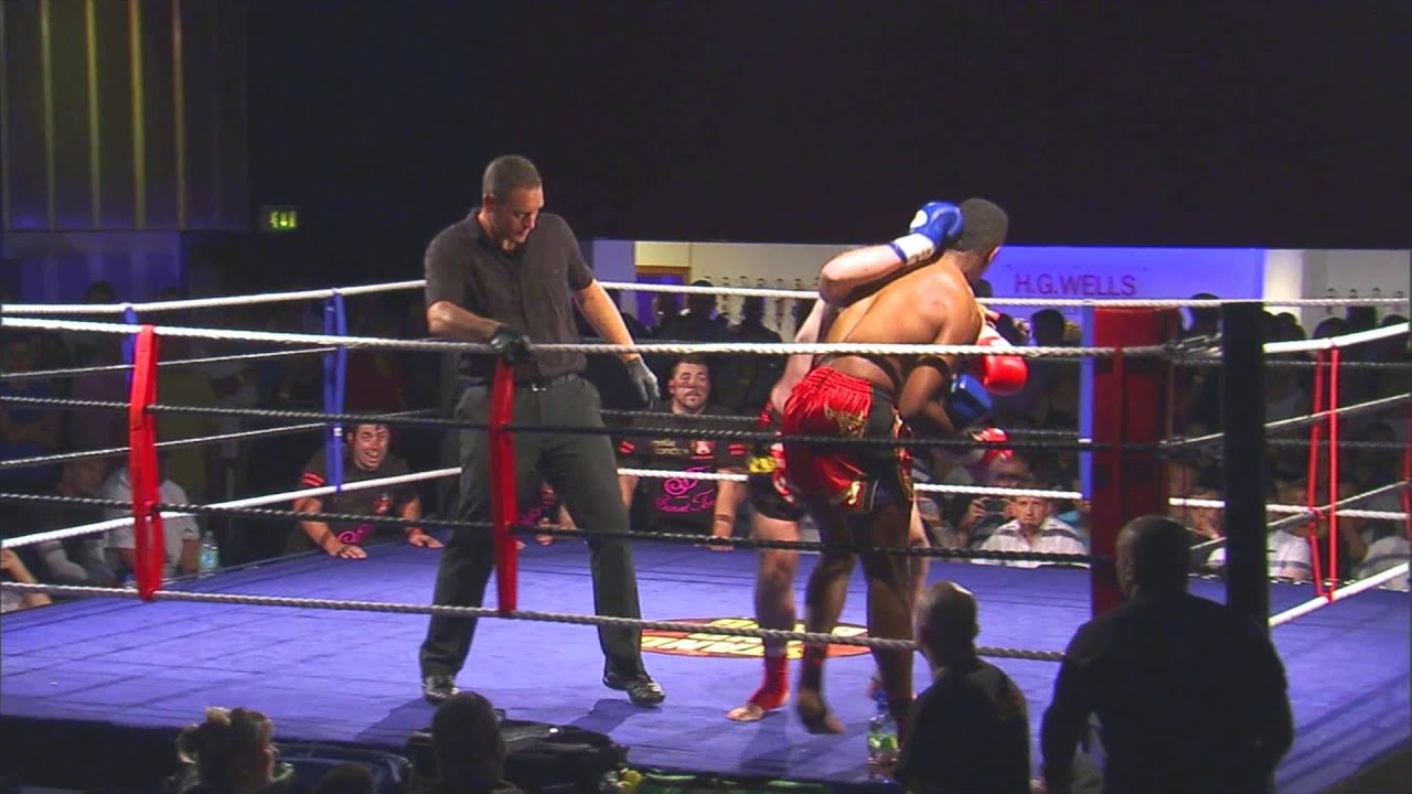 Andre Groce vs Lyndon Knowles (Fight Video)