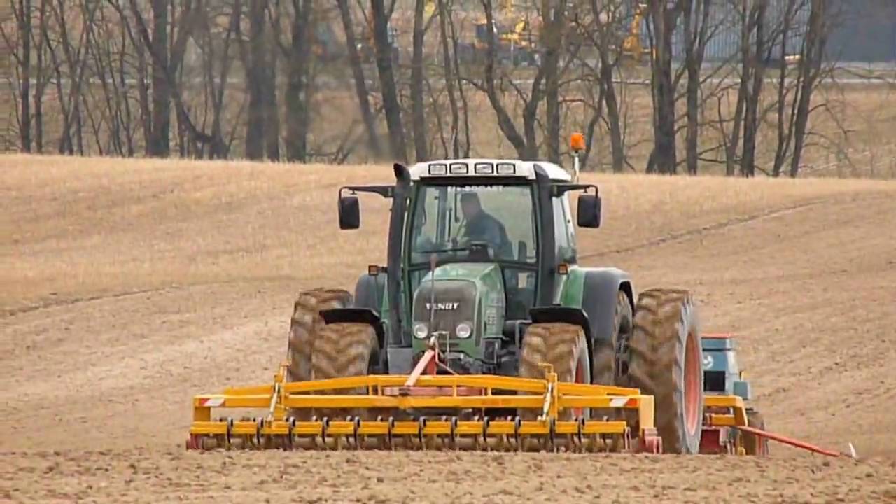Fendt 820 & 818 at seeding - 2010