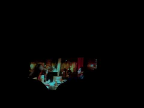 فيلم عشان خارجين