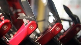 TSA to Allow Knives, Bats, Clubs on Planes (No Water Bottles)