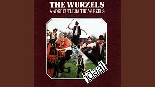 Video-Miniaturansicht von „The Wurzels - The Combine Harvester (Brand New Key)“