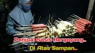 Penjual Sosis Bergoyang Usaha Kecil Sukses Di Atas Sampan