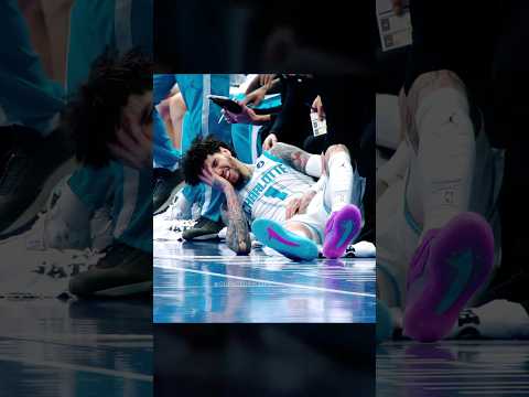 LaMelo getting slapped π³