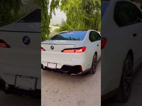 Nigerian Car Dealer Shows Off The Massive 31-inch “Theater Screen” In All-new 2023 BMW 7-Series