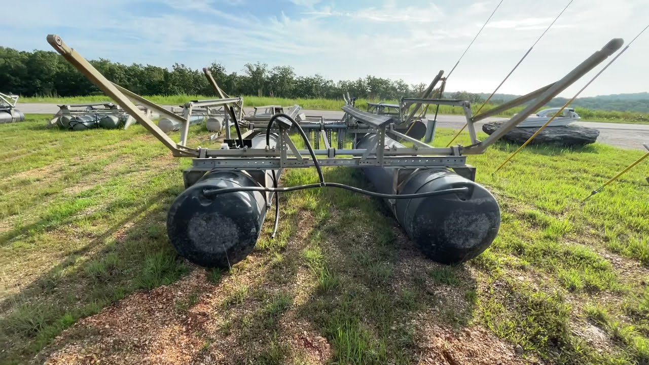 DockRealty.com - DLS# 45197    6,000# Poly Lift