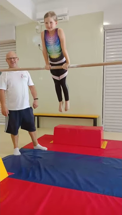 Kip on bars
