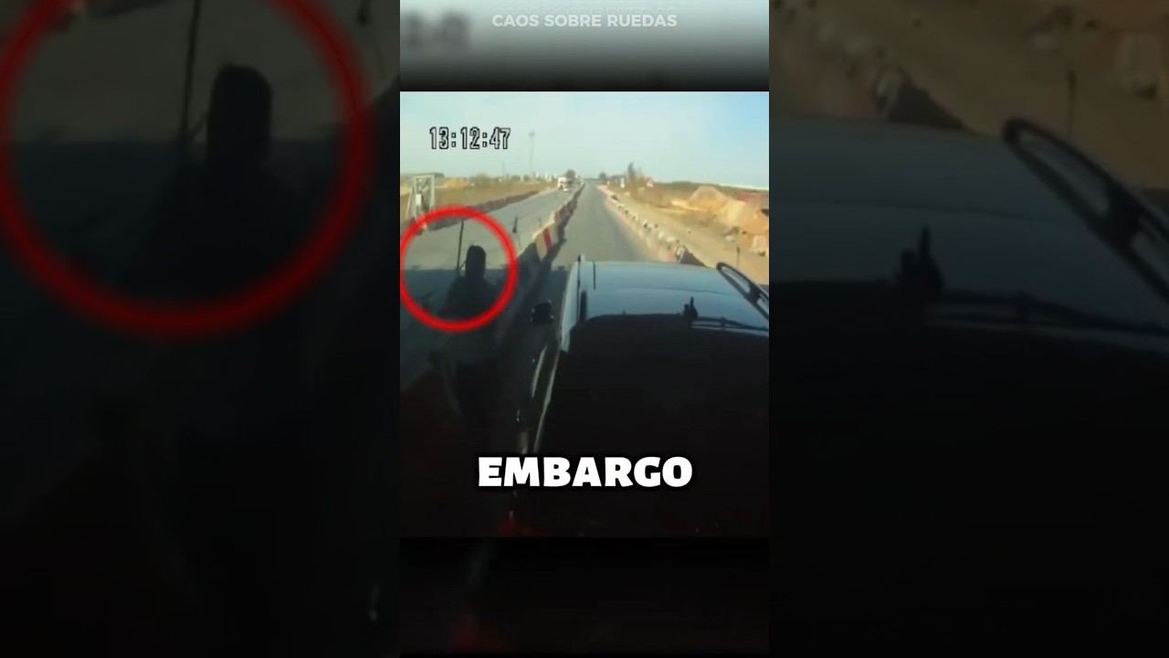 Camionero Le Da una Lección a un Conductor Furioso