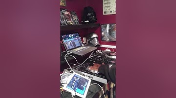 Old school scratching ( Numark NS7 )