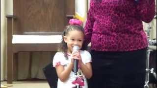 Iglesia Peniel Tampa Niña Cantando Alabanza Al Señor