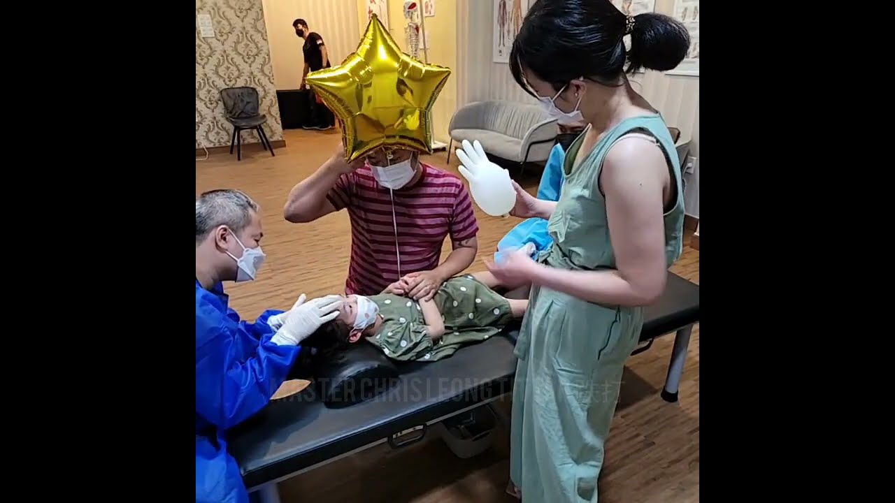 Chris Leong Treatment Special Case The Little Girl Is given free treatment