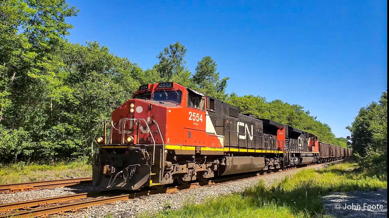 Dash 9 Leads A Fast CN 511E Through Oakfield