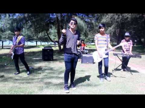 ISSAURA BAND - Gadis Impian