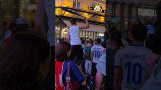 Famous PSG - Inter, The supporters celebrate the 4th goal of Paris Saint-Germain at Brasserie À Saint-Malo Profile