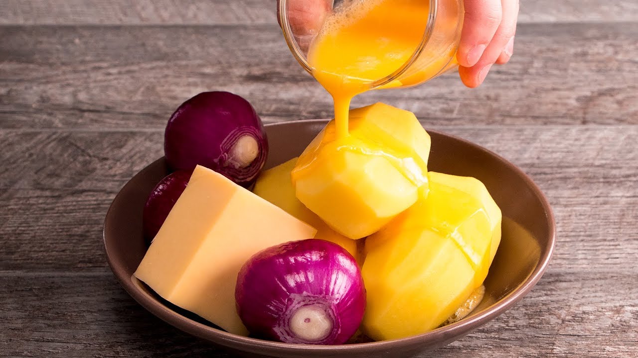 Ein Rezept mit Kartoffeln, Zwiebeln, Käse und Eierguss. Einfach lecker