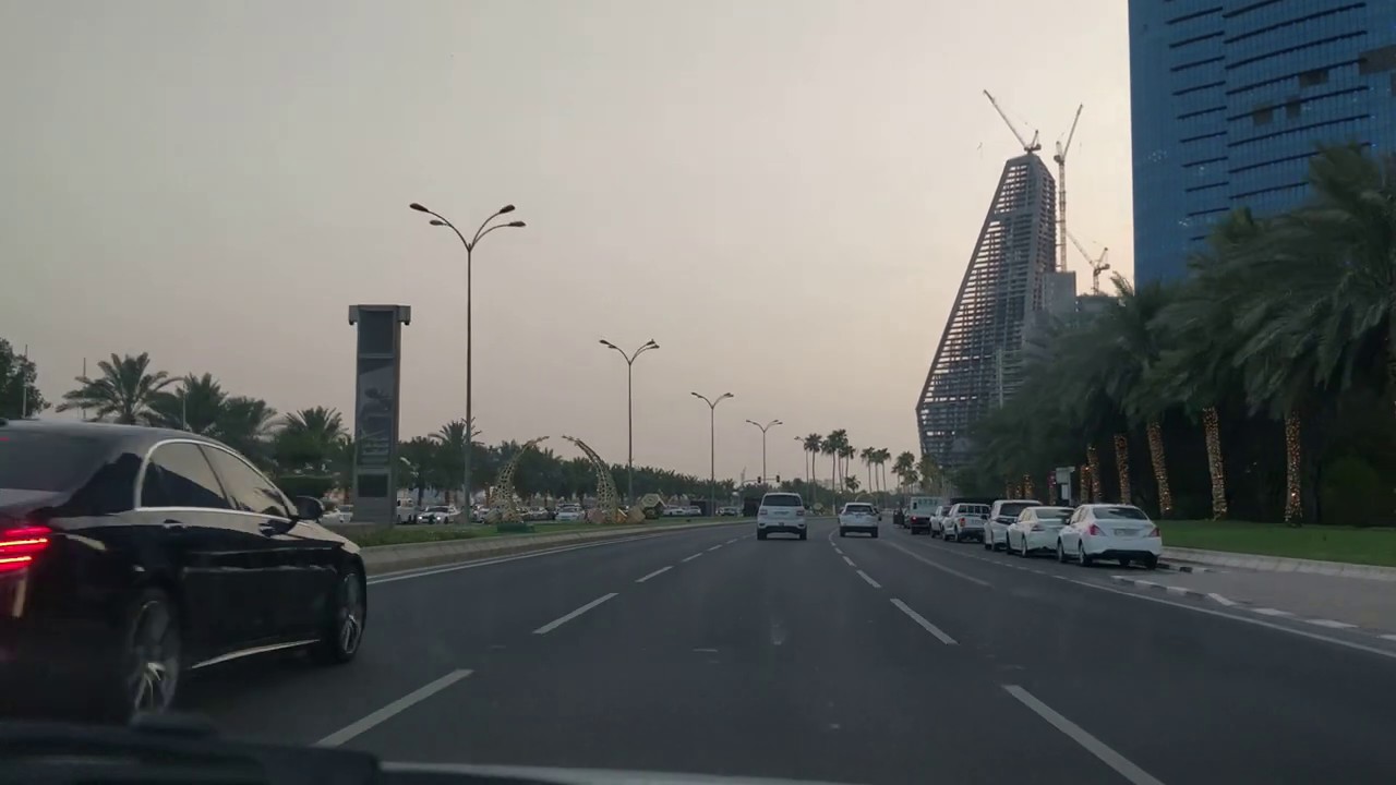 Summer in Qatar - 4K DRIVE THROUGH CORNICHE