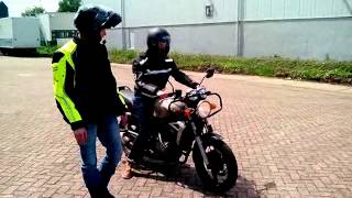 Eerste Keer Motor Rijden 1