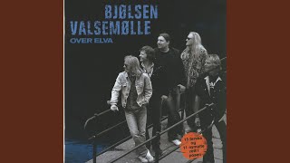 Video thumbnail of "Bjølsen Valsemølle - Vålerenga kjerke"