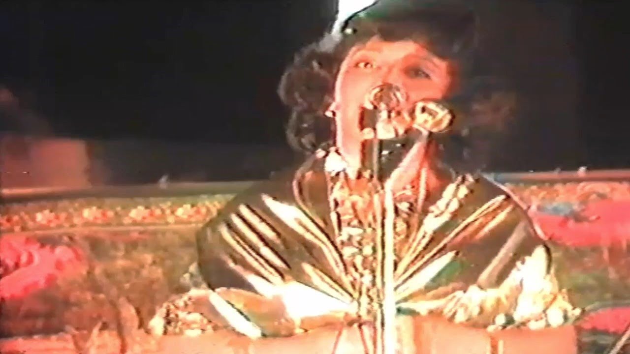 أمل كعدل  -  مابايهزك ريح  +  شرب العسل   (حفلة نادرة بالشحر)