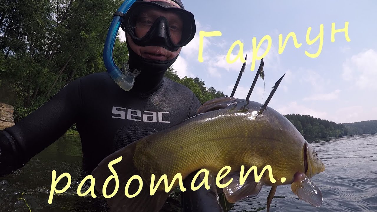 Трезубец на капоте Трезубец на капоте
