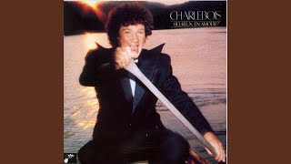 Video thumbnail of "Robert Charlebois - Heureux en amour ?"